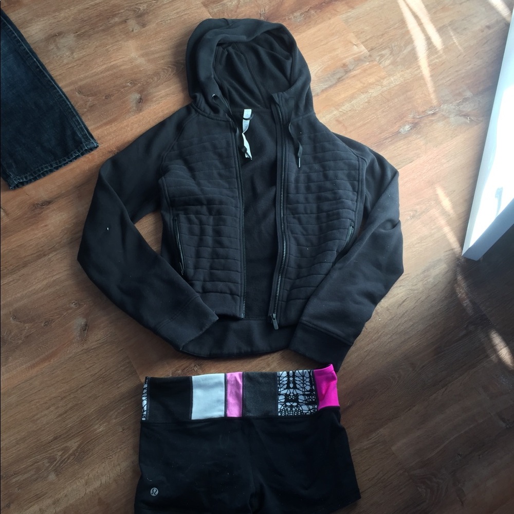 Lululemon Black Hooded ZIP Up Hoodie with pockets